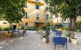 L'Abeille - Boutique Apartments